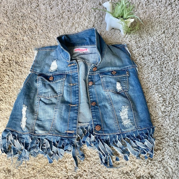 Jackets & Blazers - Vintage blue washed out crop top jean jacket denim. Fringes / pockets / buttons